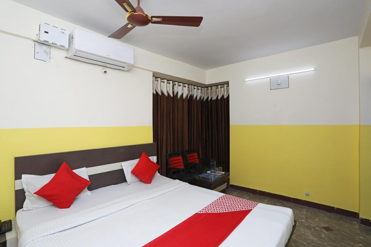 Oyo 26152 Hotel Aarush 迪卡 外观 照片