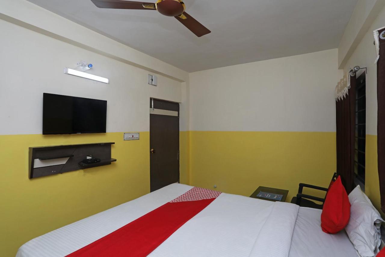 Oyo 26152 Hotel Aarush 迪卡 外观 照片