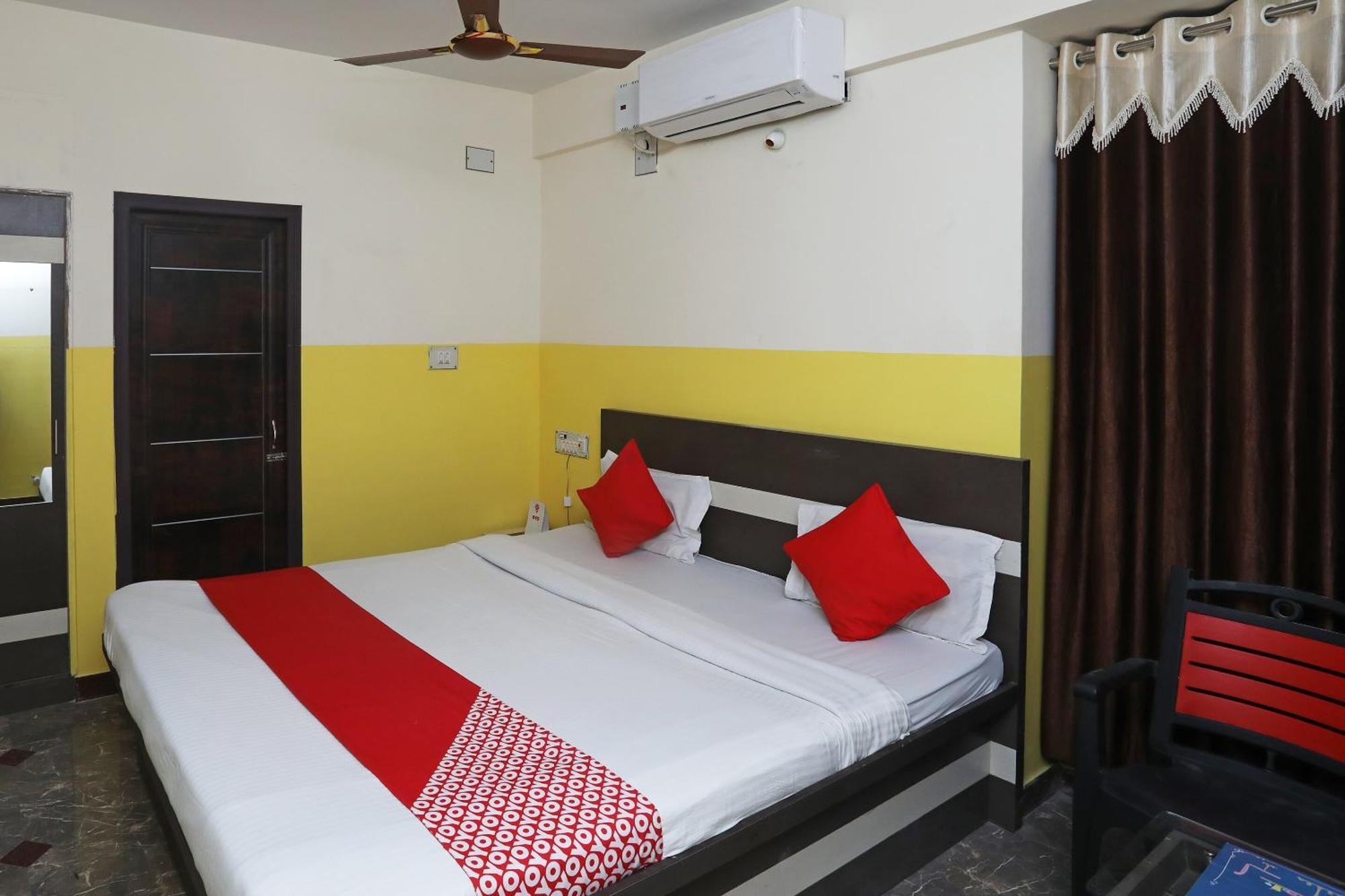 Oyo 26152 Hotel Aarush 迪卡 外观 照片