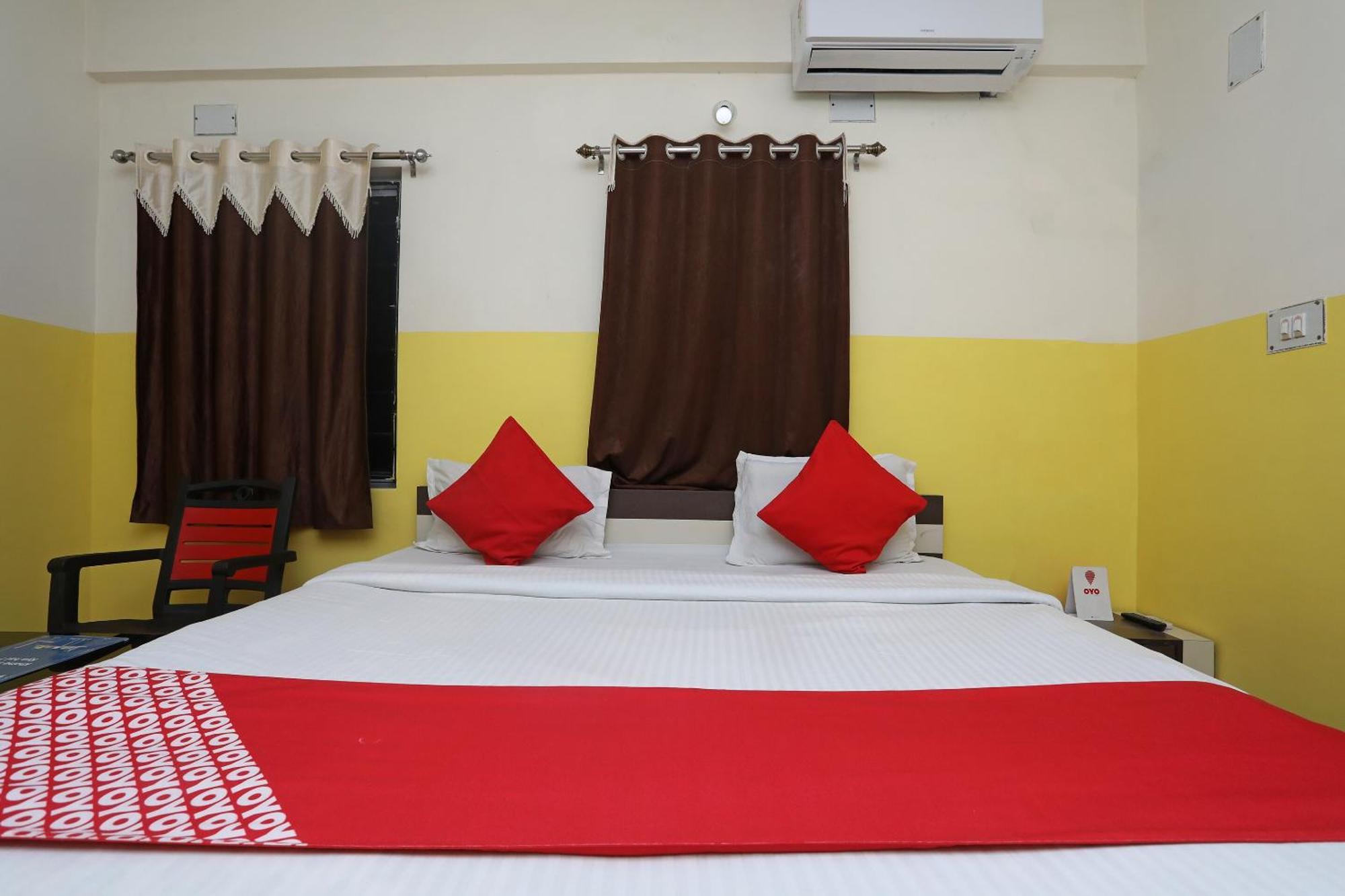 Oyo 26152 Hotel Aarush 迪卡 外观 照片